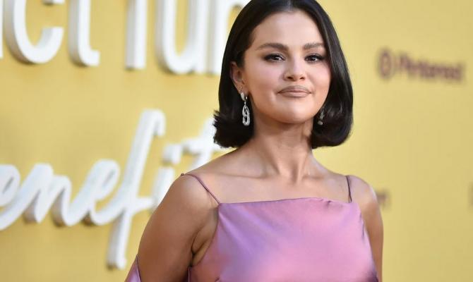 Selena Gomez: «Οι νέοι πρέπει να κάνουν διαλείμματα από τα social media -Ο κόσμος δεν είναι μια οθόνη»