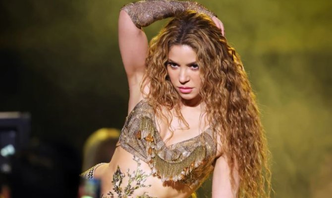 Shakira: Οπερατέρ σωριάστηκε στο έδαφος μπροστά της και πέρασε από πάνω του