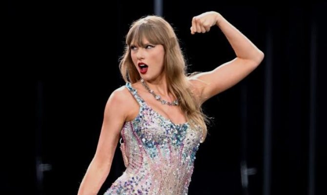 Η Taylor Swift εισέρχεται σε μια νέα εποχή με περιουσία 2 δισεκατομμυρίων δολαρίων
