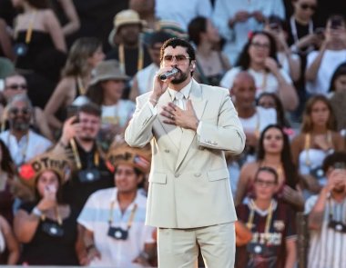 Ο Bad Bunny ολοκλήρωσε την παγκόσμια περιοδεία «Debí Tirar Más Fotos» που έσπασε κάθε ρεκόρ!