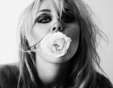 Η Miley Cyrus σπάει τα ρεκόρ προπώλησης εισιτηρίων για τη συναυλία «2-Nights Only»