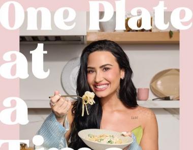 Η Demi Lovato ανακοινώνει βιβλίο μαγειρικής 'One Plate at a Time'