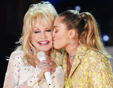 Η Dolly Parton ηχογραφεί single με τη Miley Cyrus και την Queen Latifah για  φιλανθρωπικό σκοπό