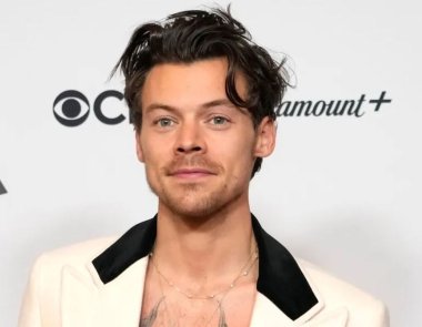 Ο Harry Styles σε διπλό ρόλο στο «Saturday Night Live»