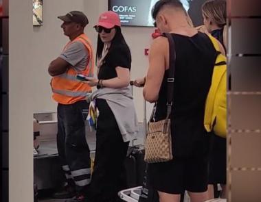 Laura Pausini: Η διάσημη Ιταλίδα τραγουδίστρια στη Μύκονο 