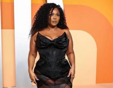 Η Lizzo έδειξε τις αλλαγές στο σώμα της μετά την απώλεια κιλών