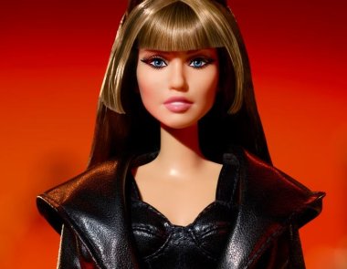 Η Miley Cyrus τιμήθηκε με τη δική της κούκλα Barbie