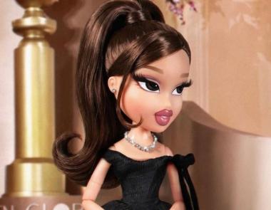 H Bratz αναπαράγει το λουκ της Ariana Grande στα Golden Globes