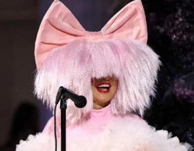Sia: Ο πρώην σύζυγός της ζητά διατροφή 250.000 δολάρια τον μήνα