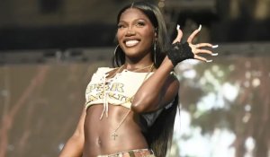 H Doechii εξοργίζει τους θαυμαστές της με αρνητικά σχόλια για τις γάτες 