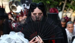 Η Lady Gaga κάνει εμφάνιση έκπληξη στην προβολή της ταινίας «Mayhem Requiem» 