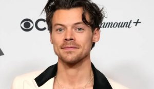 Ο Harry Styles σε διπλό ρόλο στο «Saturday Night Live»