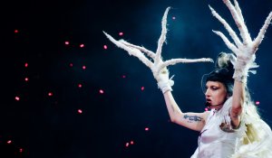 LADY GAGA: Αποχαιρετιστήριο πάρτυ για το Mayhem Tour 