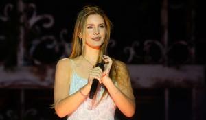 Lana Del Rey: Το νέο της άλμπουμ θα λέγεται "Stove"
