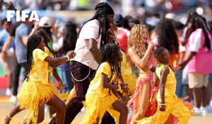 SHAKIRA: Παραλίγο να διώξουν τη χορευτική της ομάδα Ghetto Kids από το γήπεδο