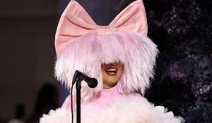 Sia: Ο πρώην σύζυγός της ζητά διατροφή 250.000 δολάρια τον μήνα