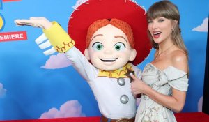 Το τραγούδι «I Knew It, I Knew You» της Taylor Swift κάνει το ντεμπούτο του στο νούμερο 1 του chart με τα κορυφαία τραγούδια ταινιών