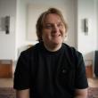 Ο Lewis Capaldi συνεργάζεται με την BetterHelp για να προσφέρει στους θαυμαστές του 734.000 ώρες δωρεάν διαδικτυακής θεραπείας