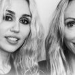 Η Miley Cyrus στηρίζει τις γυναίκες που αντιμετωπίζουν το πρόβλημα της έλλειψης στέγης