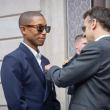 Ο Pharrell Williams ανακηρύχθηκε ιππότης από τον Γάλλο πρόεδρο Εμανουέλ Μακρόν