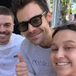 Ένα ζευγάρι συνάντησε τον Harry Styles και την επόμενη μέρα, τους αφιέρωσε ένα τραγούδι για την πρόταση γάμου τους!