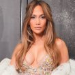 Η Jennifer Lopez ετοιμάζεται να κυκλοφορήσει το νέο της single «Proof of Love»
